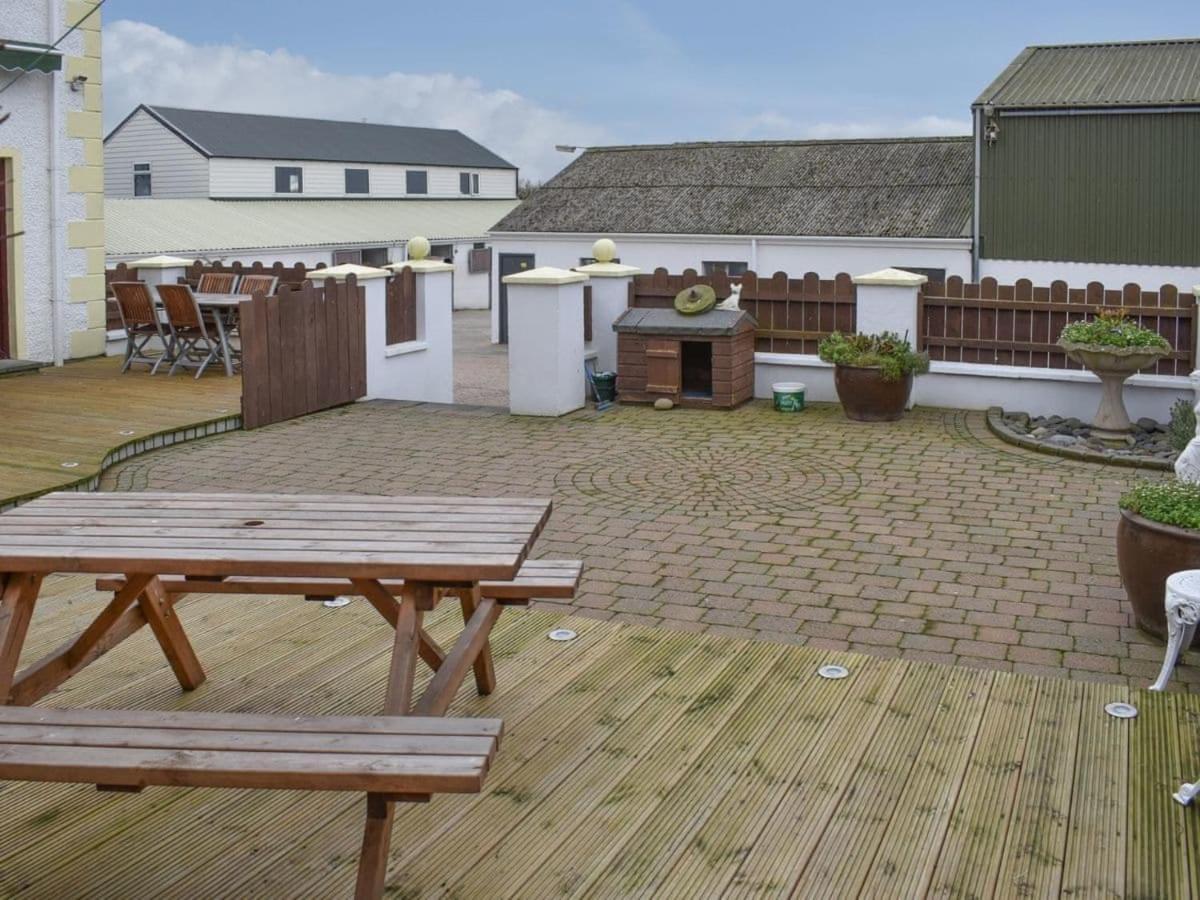Rose Cottage Captivating 1-Bed Cottage In Bangor Exterior photo